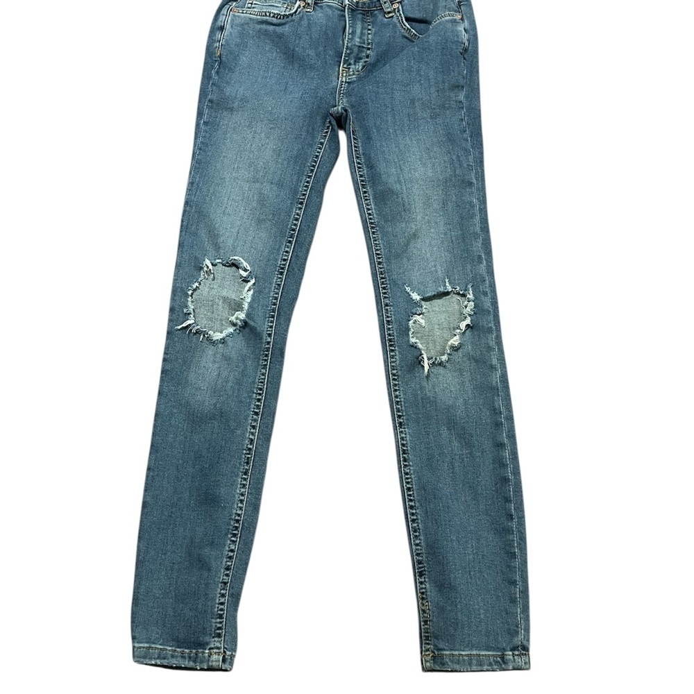 Free People Busted Knee Distressed Straight Leg Jeans Size 24 Great Condittion